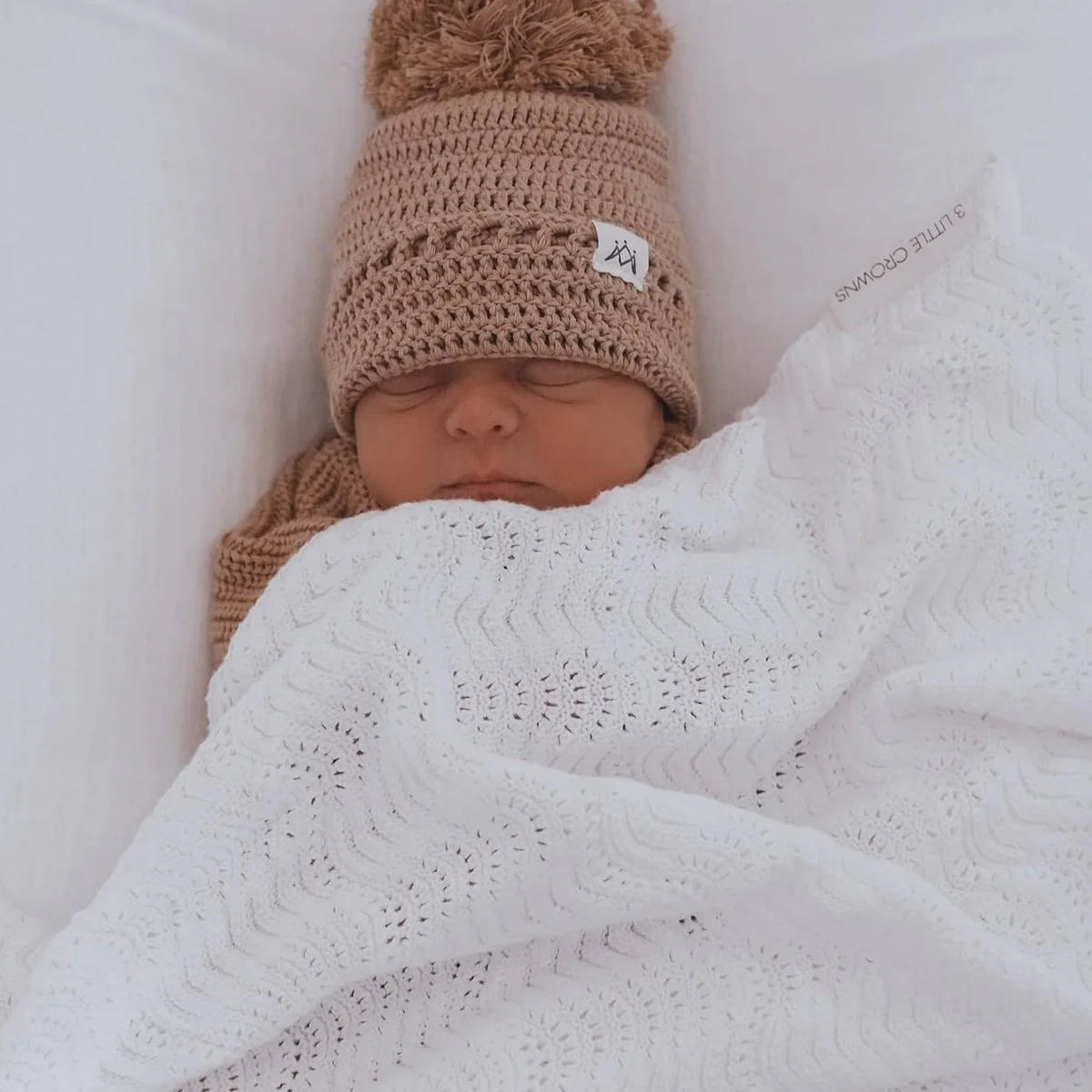 3 Little Crowns - Wave Knit Blanket | Ivory